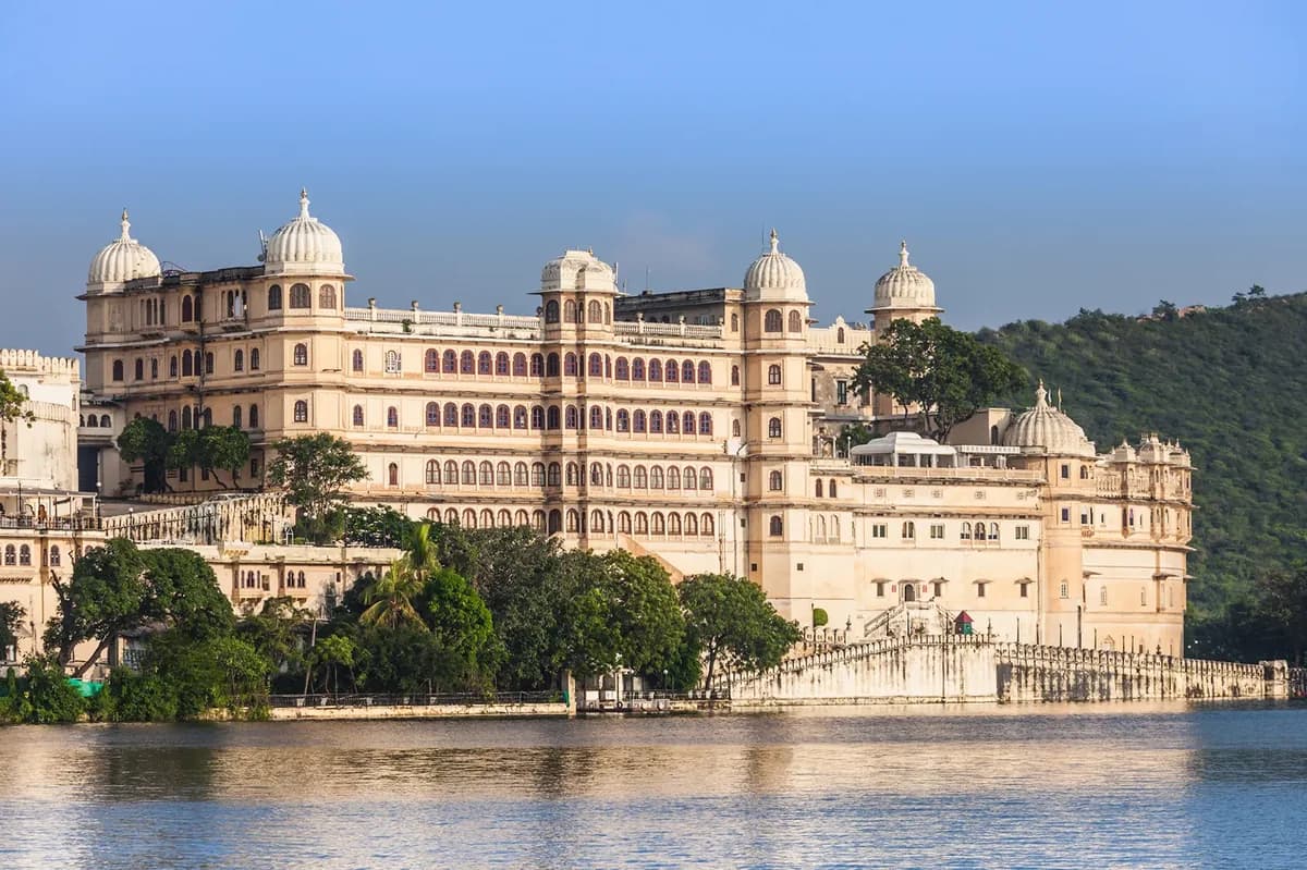 Udaipur City Palace overlooking Lake Pichola