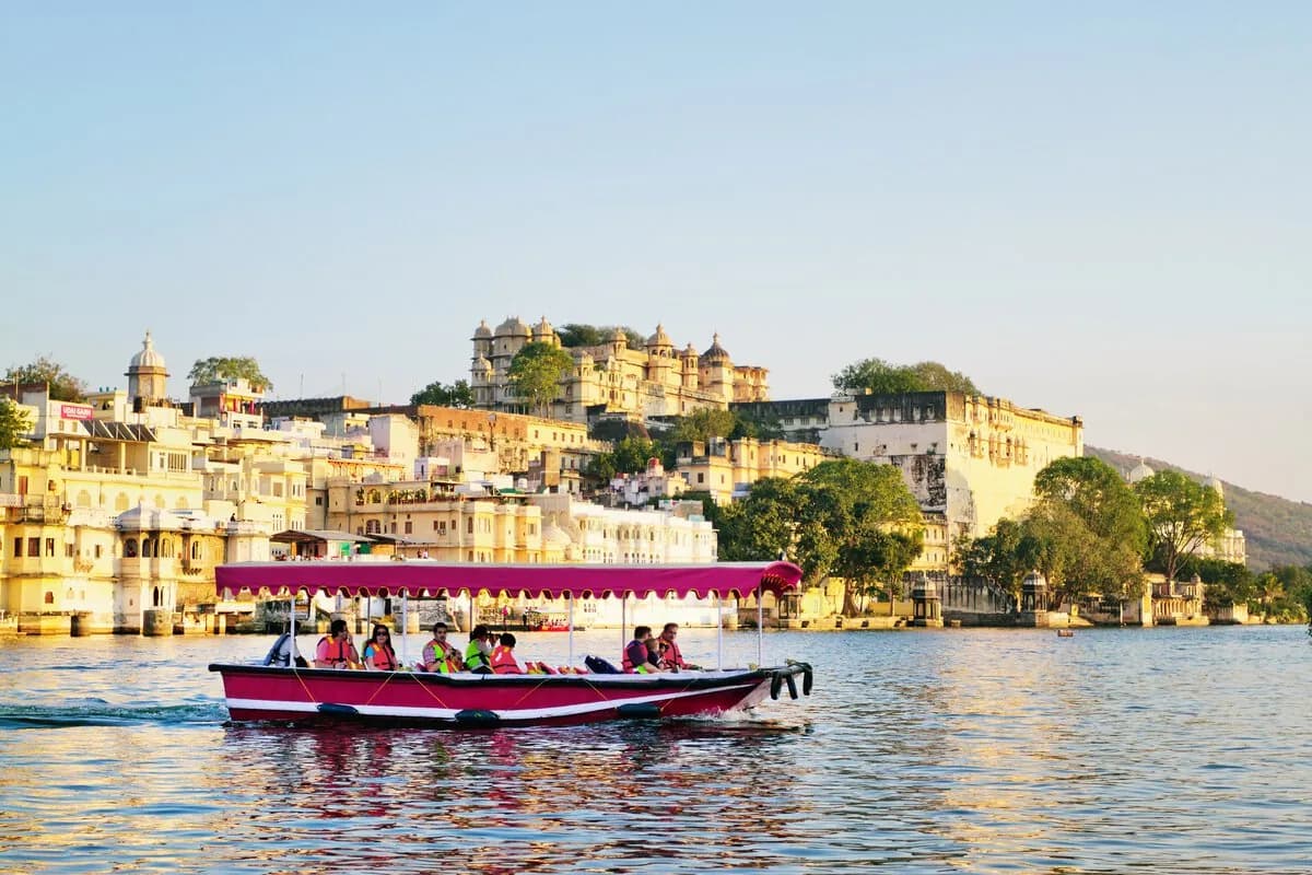 Boat ride on Lake Pichola at sunset, Udaipur