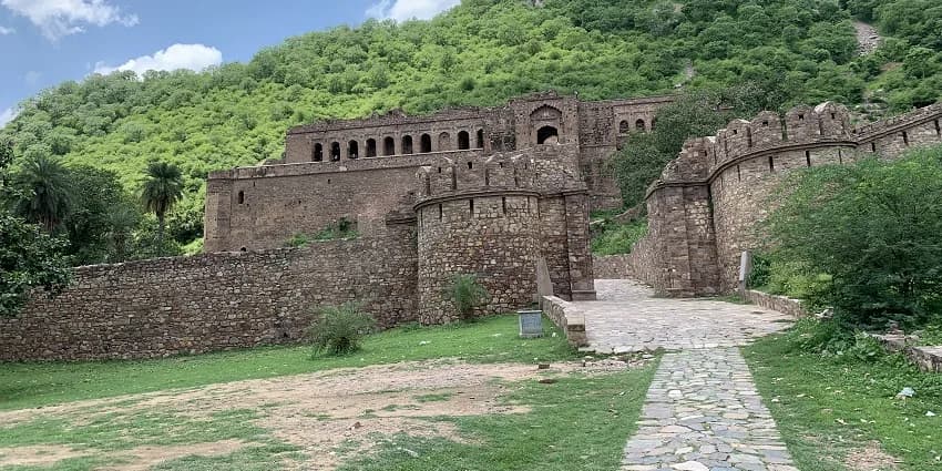 Bandhavgarh Fort