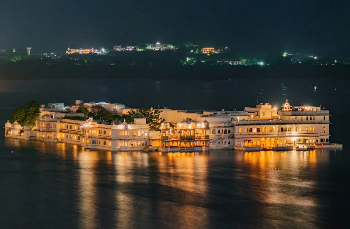 Lake Palace floating on Lake Pichola, Udaipur